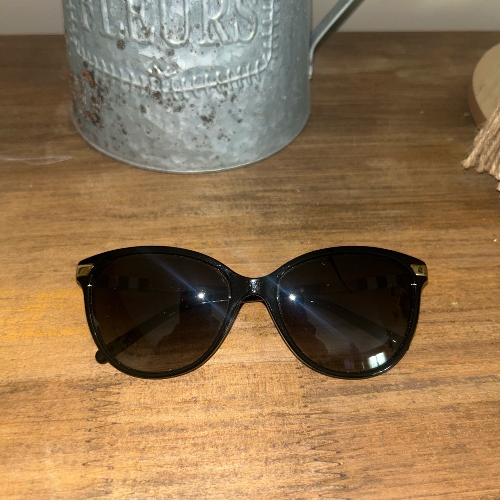 Burberry sunglasses